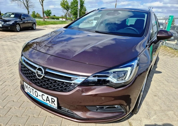 Opel Astra cena 38990 przebieg: 173000, rok produkcji 2016 z Stargard małe 667